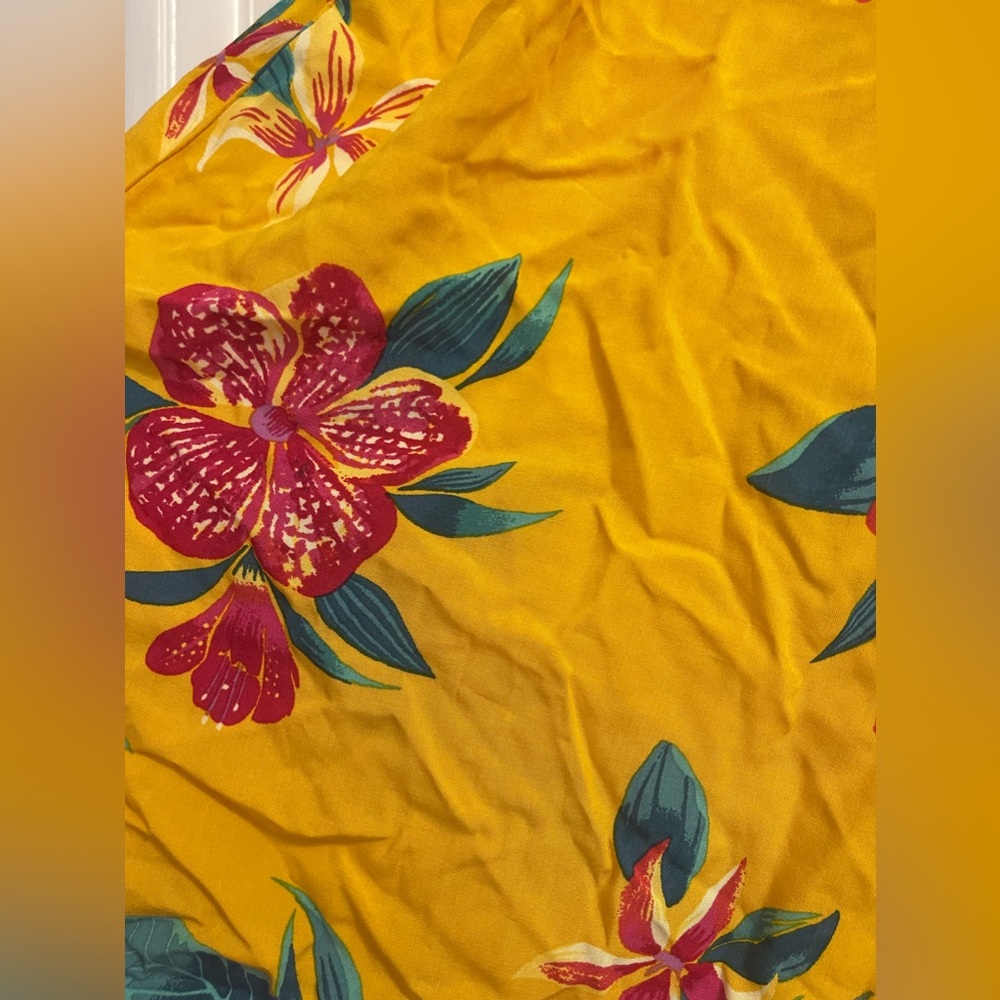 NWT | Old Navy Floral Top | Size M - Picture 4 of 4